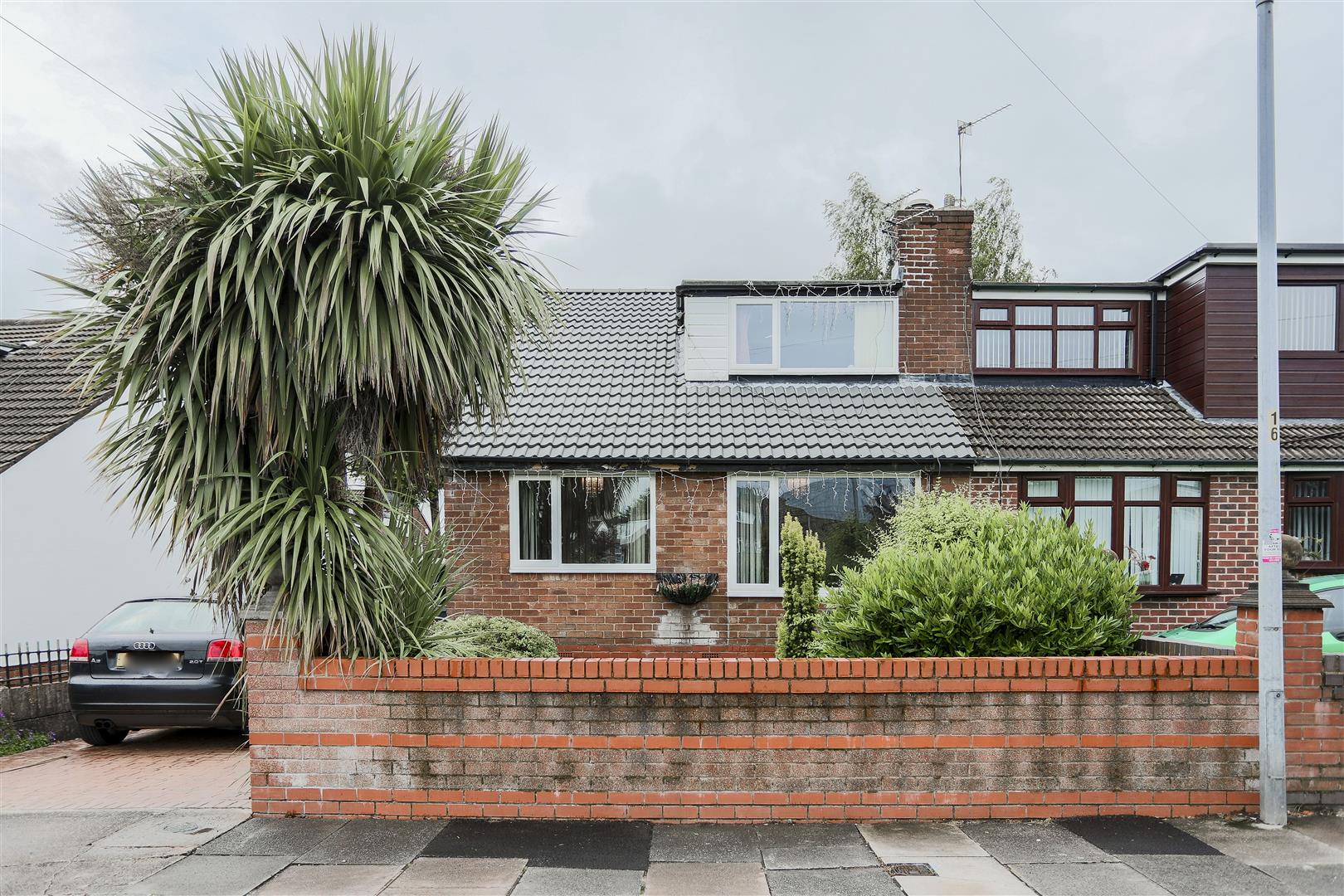 3 Bed Semi-detached House For Sale - Main Image